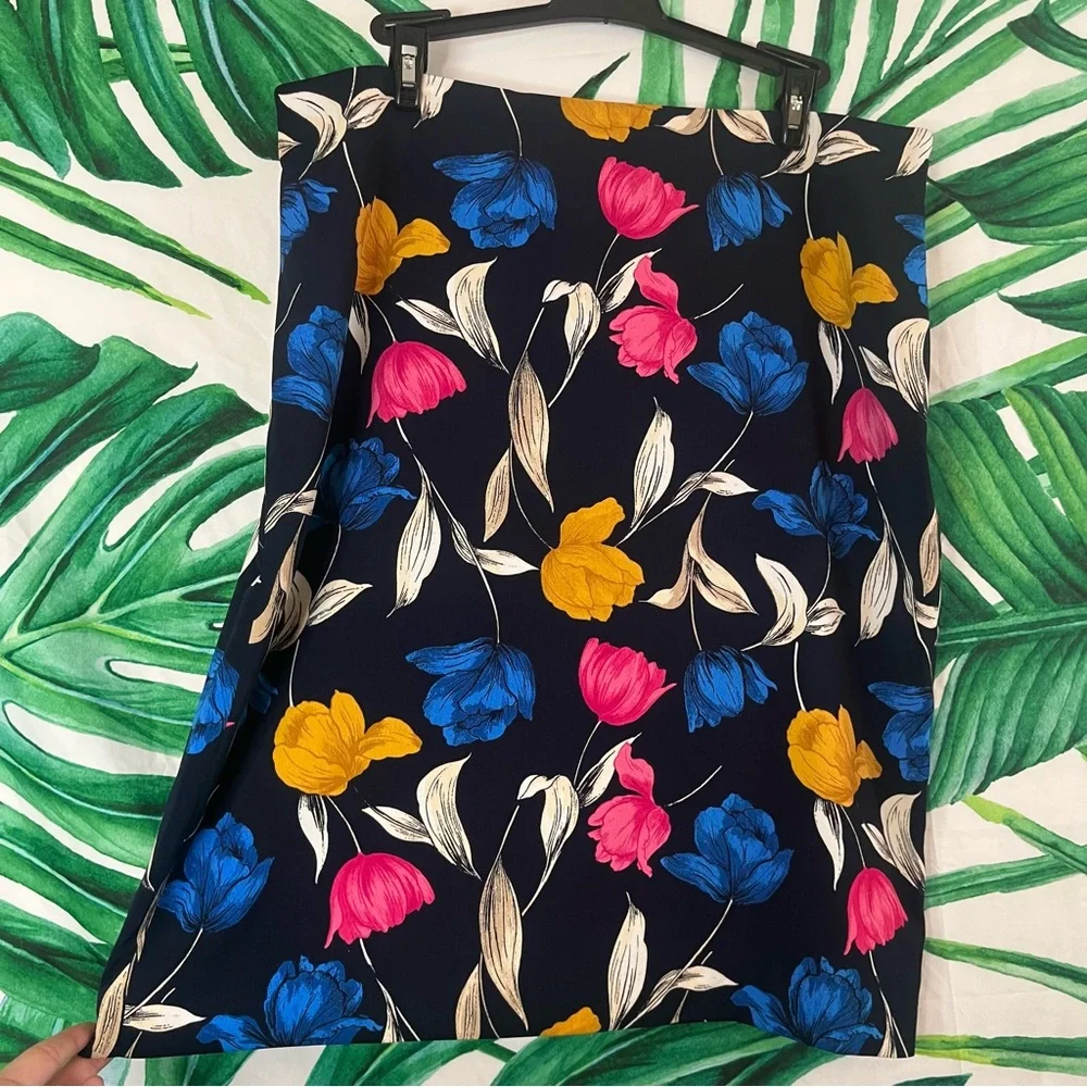 Ann Taylor Factory 12 Blue Yellow Pink Tulip Straight Office Work Church Skirt - Picture 3 of 8